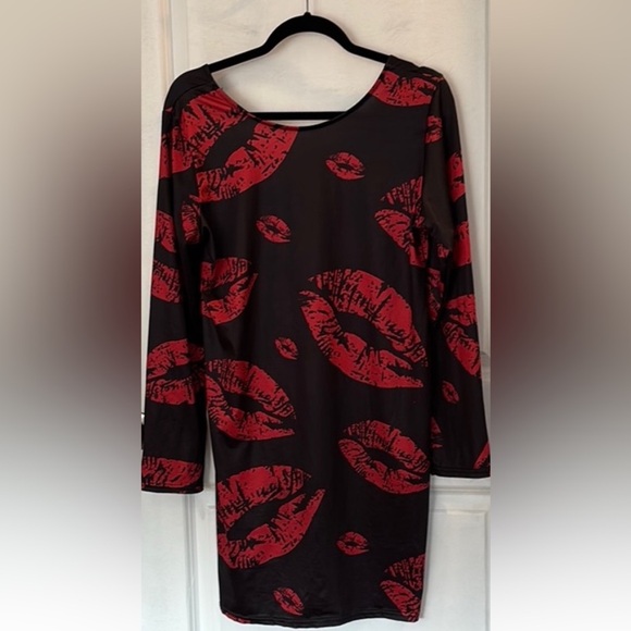 Stylish Red and Black Lip Print Dress/ tunic top - Picture 1 of 2